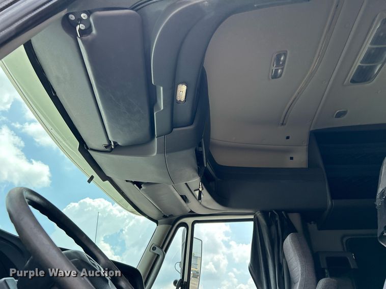 image for item DI7868 2012 International ProStar+ 122  semi truck