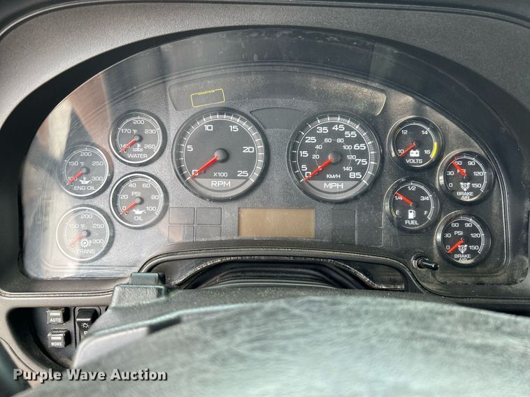 image for item DI7868 2012 International ProStar+ 122  semi truck