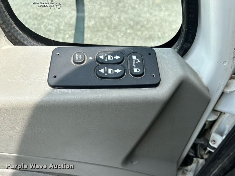 image for item DI7868 2012 International ProStar+ 122  semi truck