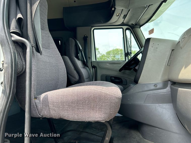 image for item DI7868 2012 International ProStar+ 122  semi truck