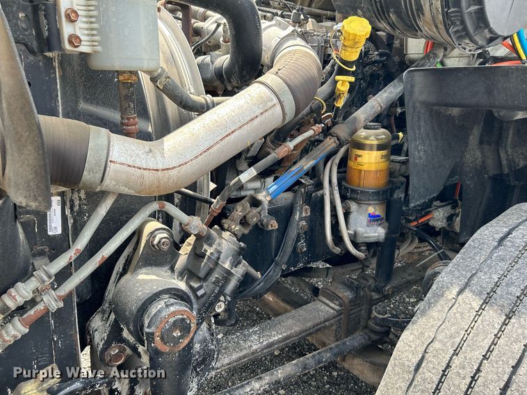 image for item DI7868 2012 International ProStar+ 122  semi truck