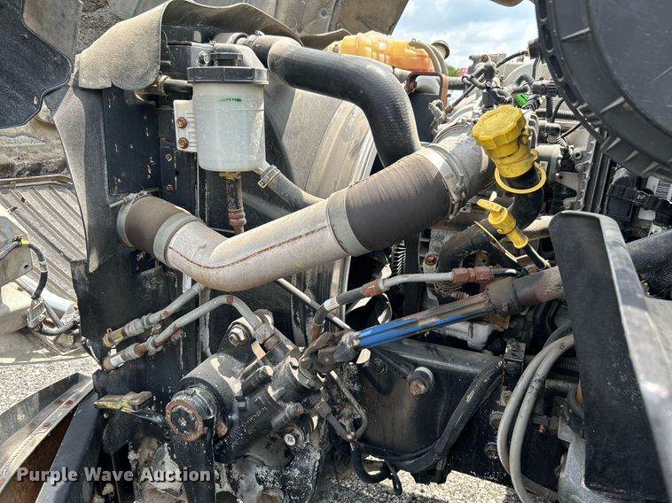 image for item DI7868 2012 International ProStar+ 122  semi truck