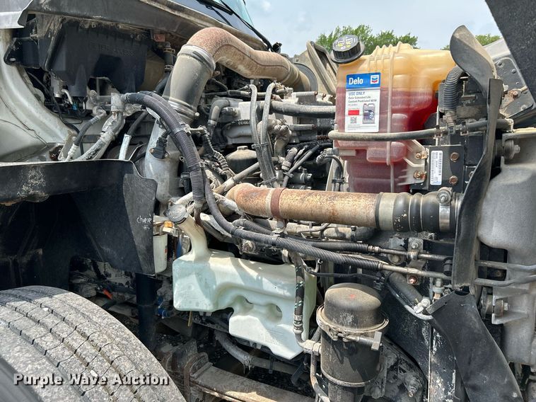 image for item DI7868 2012 International ProStar+ 122  semi truck