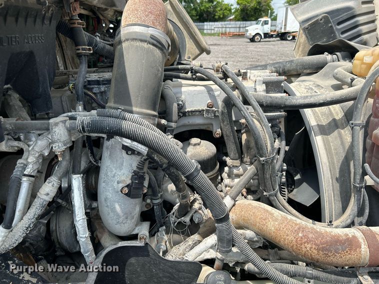 image for item DI7868 2012 International ProStar+ 122  semi truck