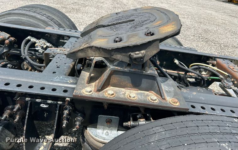 image for item DI7868 2012 International ProStar+ 122  semi truck