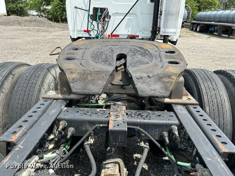 image for item DI7868 2012 International ProStar+ 122  semi truck