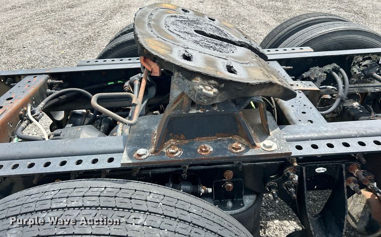 image for item DI7868 2012 International ProStar+ 122  semi truck