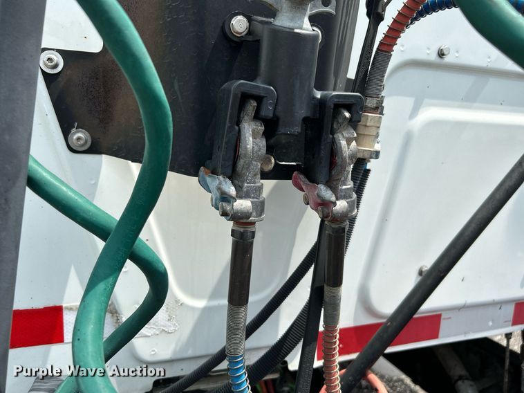 image for item DI7868 2012 International ProStar+ 122  semi truck