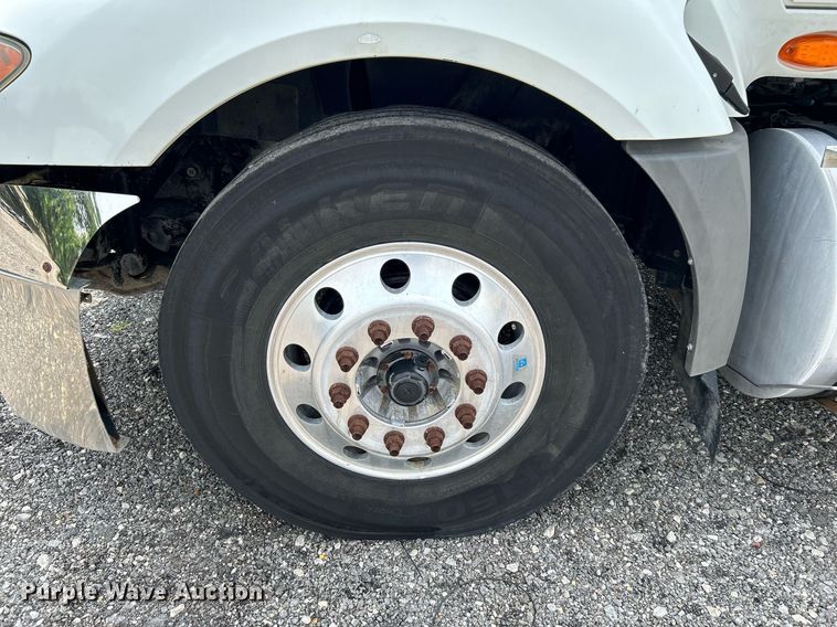 image for item DI7868 2012 International ProStar+ 122  semi truck