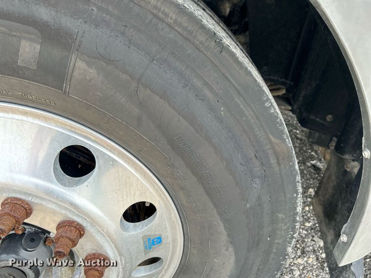 image for item DI7868 2012 International ProStar+ 122  semi truck