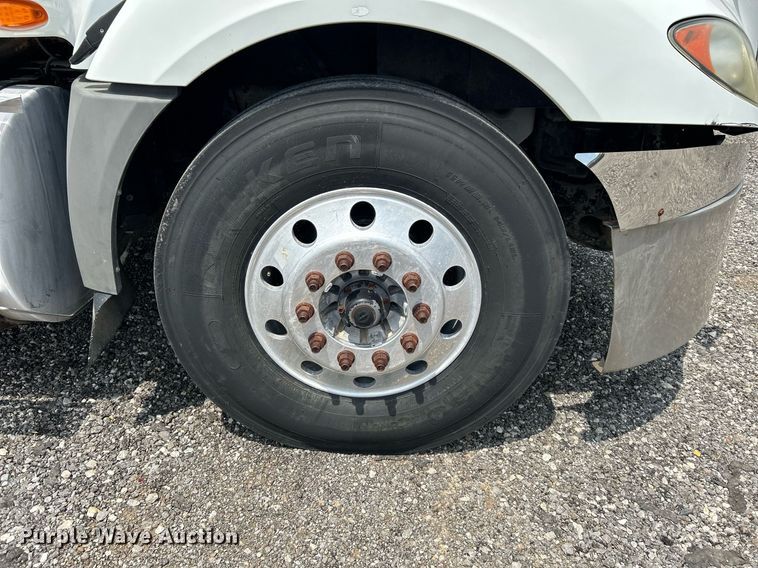 image for item DI7868 2012 International ProStar+ 122  semi truck