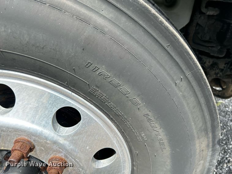 image for item DI7868 2012 International ProStar+ 122  semi truck