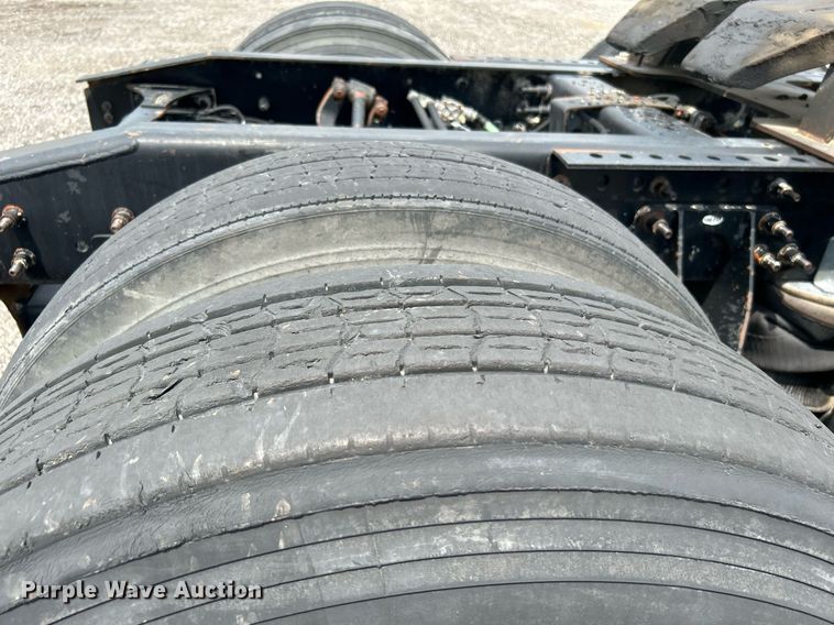 image for item DI7868 2012 International ProStar+ 122  semi truck