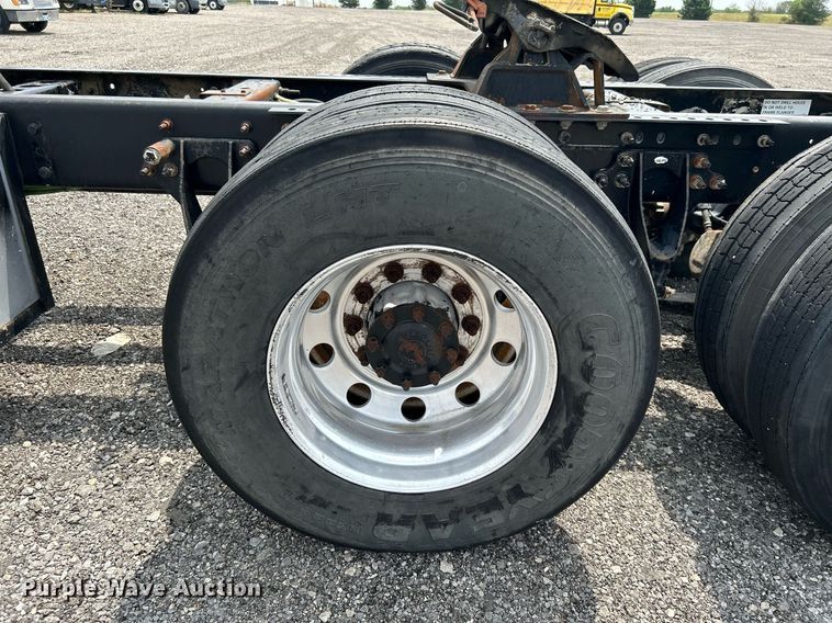 image for item DI7868 2012 International ProStar+ 122  semi truck