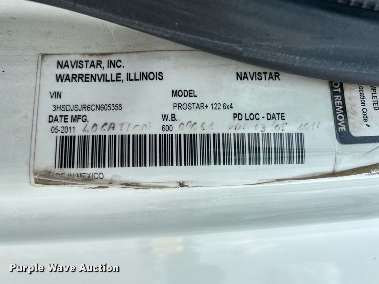 image for item DI7868 2012 International ProStar+ 122  semi truck