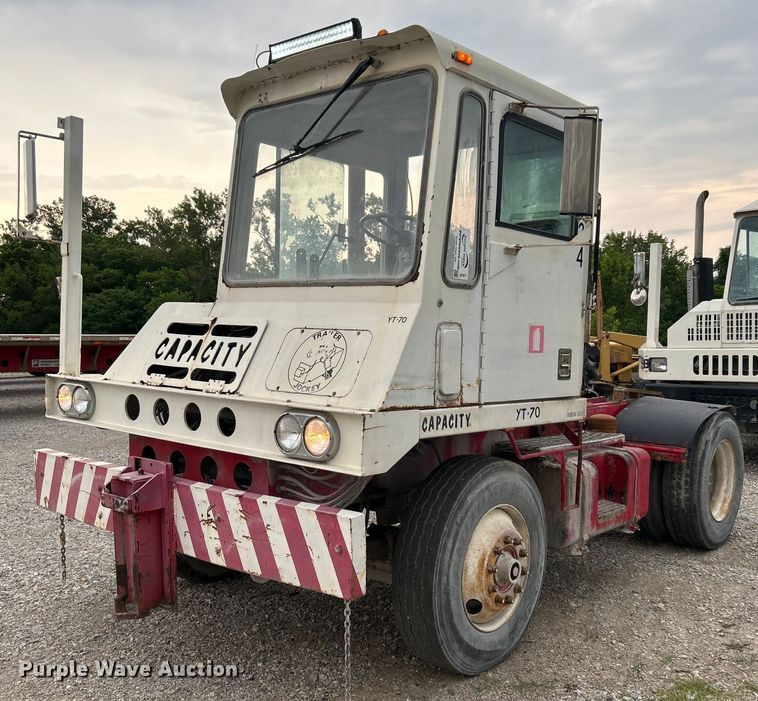 image for item DI7877 Capacity 143304  yard truck