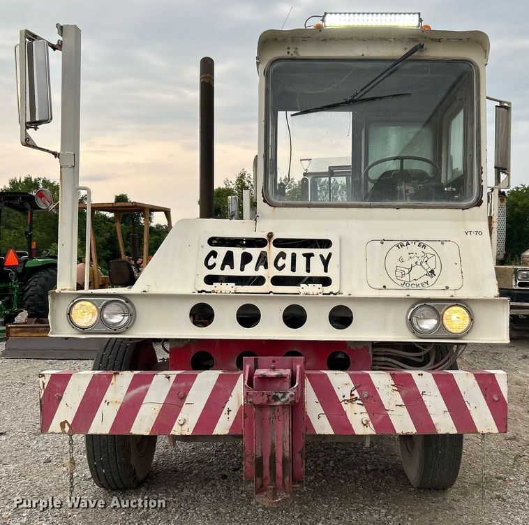 image for item DI7877 Capacity 143304  yard truck