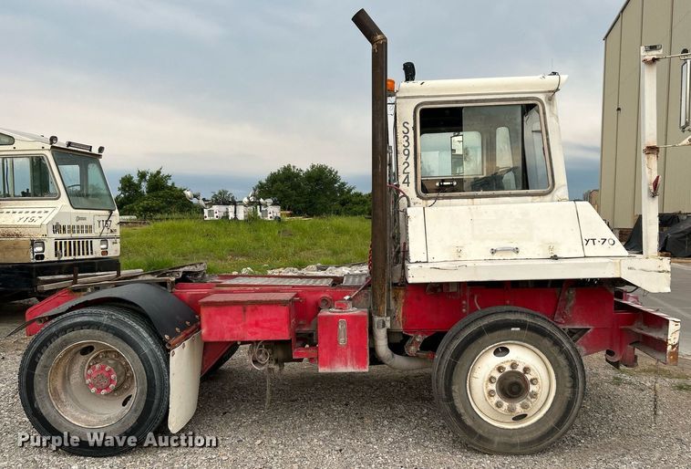 image for item DI7877 Capacity 143304  yard truck