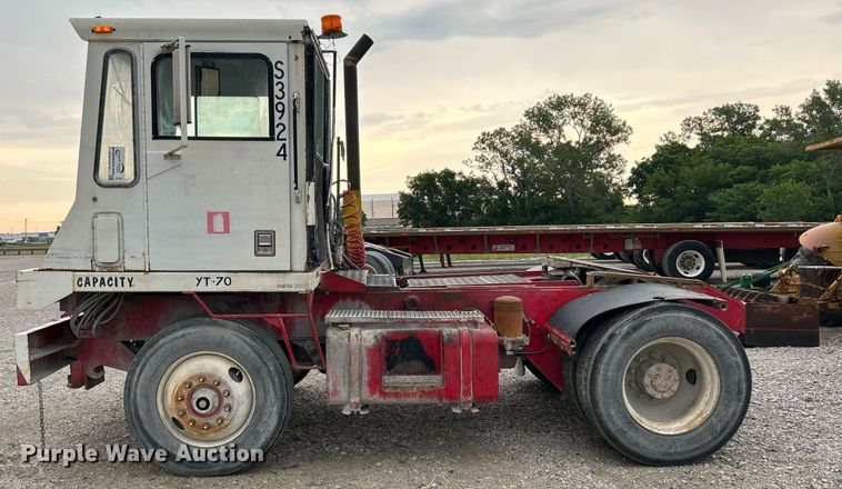 image for item DI7877 Capacity 143304  yard truck