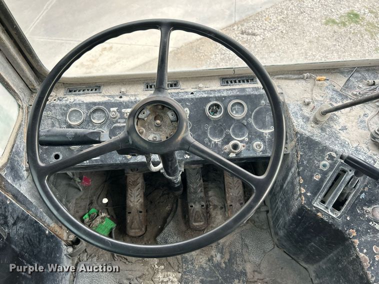 image for item DI7877 Capacity 143304  yard truck