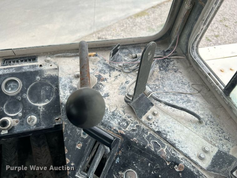 image for item DI7877 Capacity 143304  yard truck