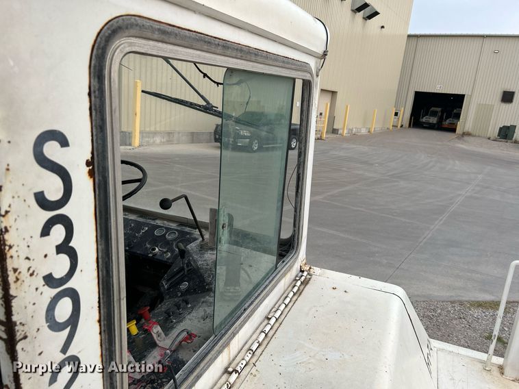 image for item DI7877 Capacity 143304  yard truck