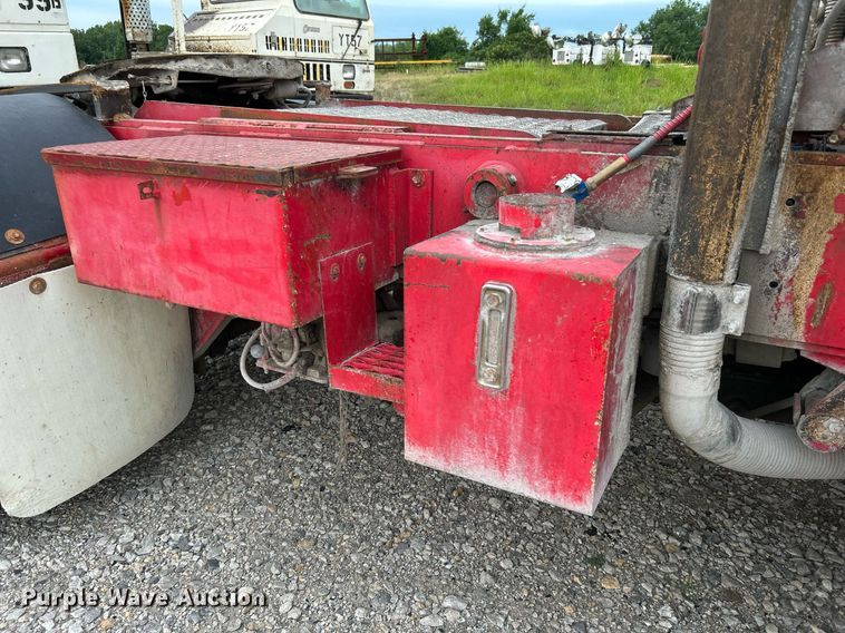 image for item DI7877 Capacity 143304  yard truck