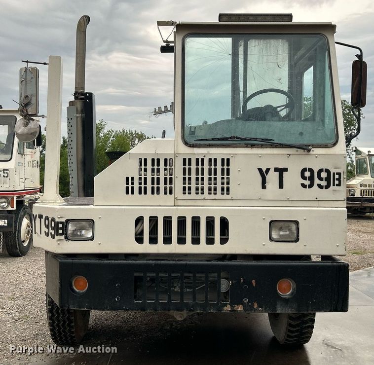 image for item DI7878 2011 Cargotec 4x2  yard truck