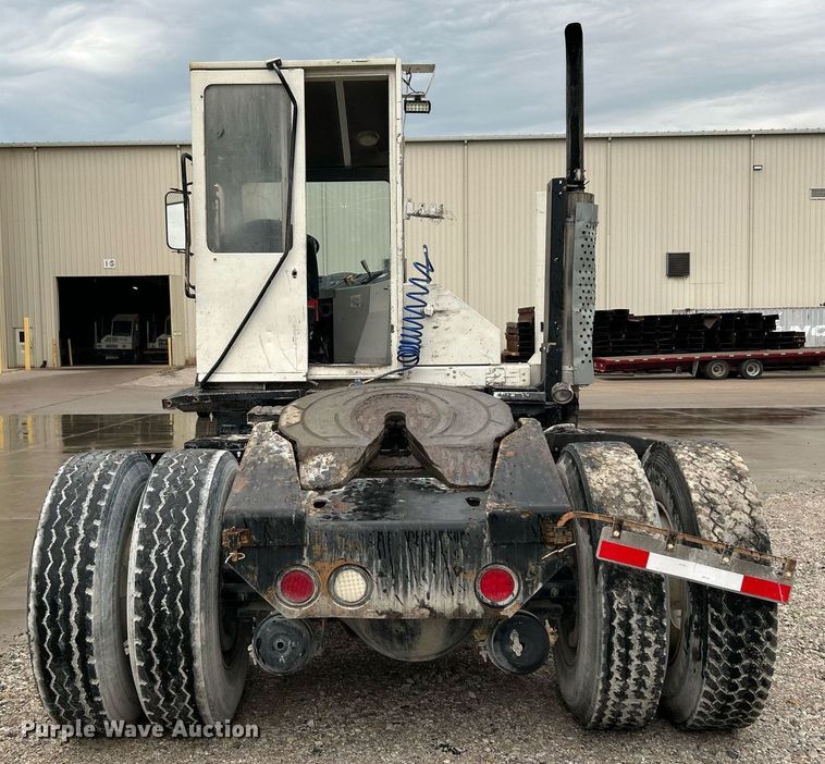 image for item DI7878 2011 Cargotec 4x2  yard truck