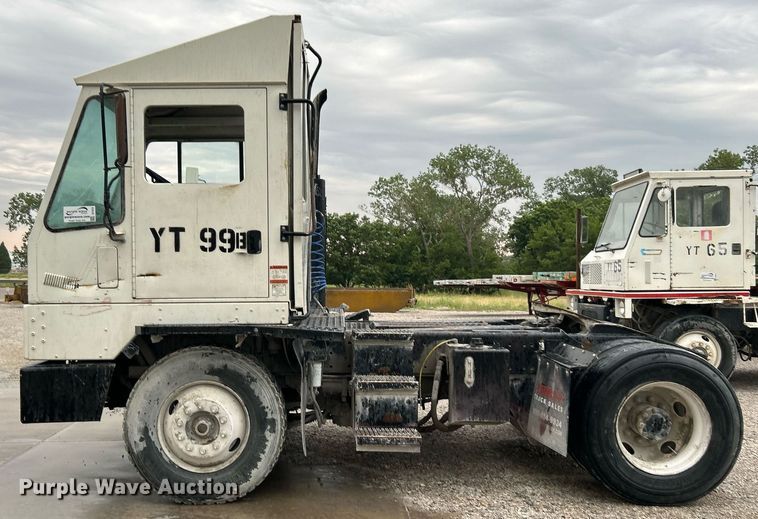 image for item DI7878 2011 Cargotec 4x2  yard truck