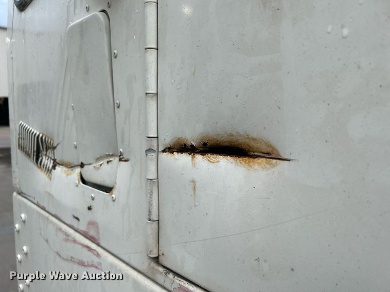 image for item DI7878 2011 Cargotec 4x2  yard truck