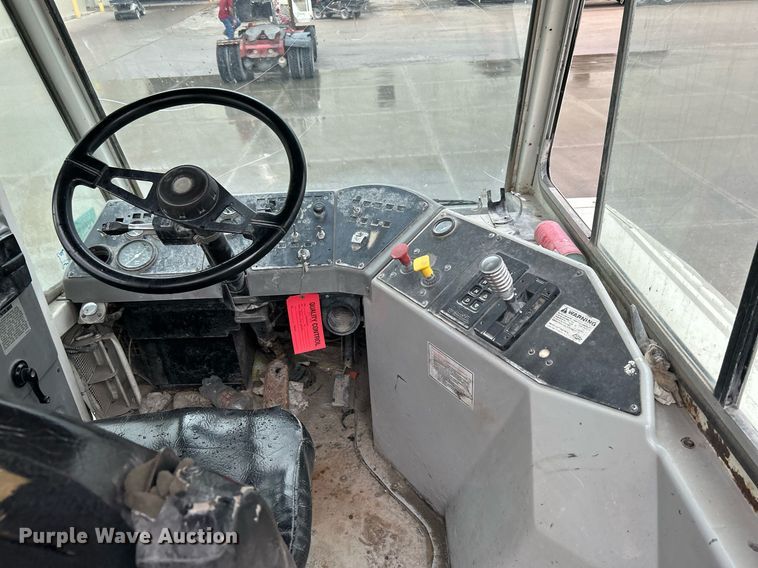 image for item DI7878 2011 Cargotec 4x2  yard truck