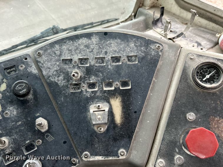 image for item DI7878 2011 Cargotec 4x2  yard truck