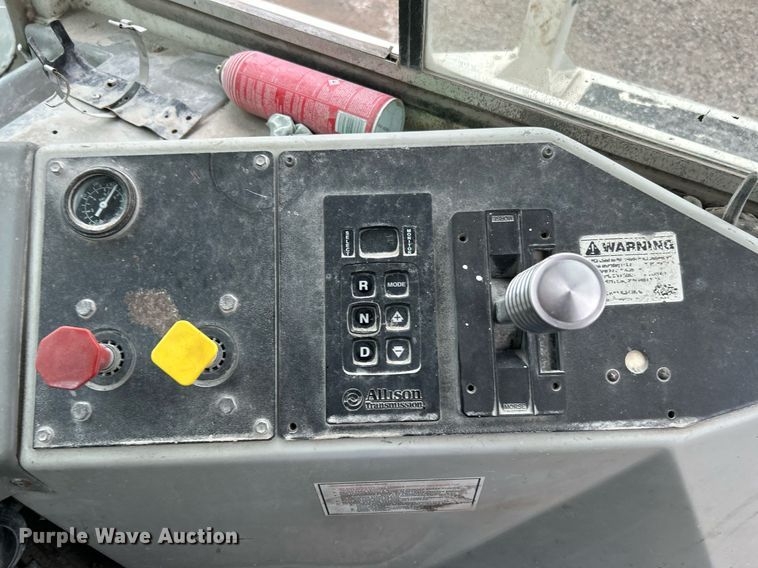 image for item DI7878 2011 Cargotec 4x2  yard truck