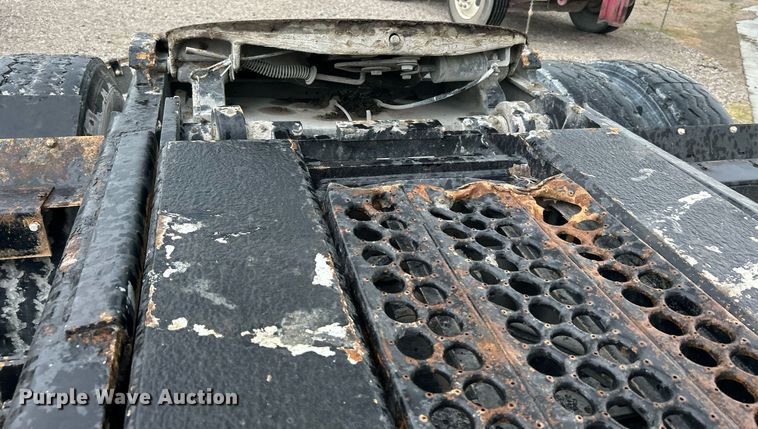 image for item DI7878 2011 Cargotec 4x2  yard truck