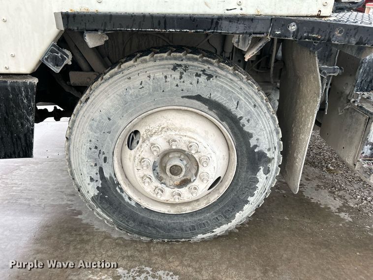 image for item DI7878 2011 Cargotec 4x2  yard truck