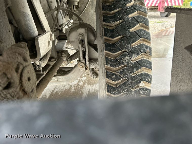 image for item DI7878 2011 Cargotec 4x2  yard truck