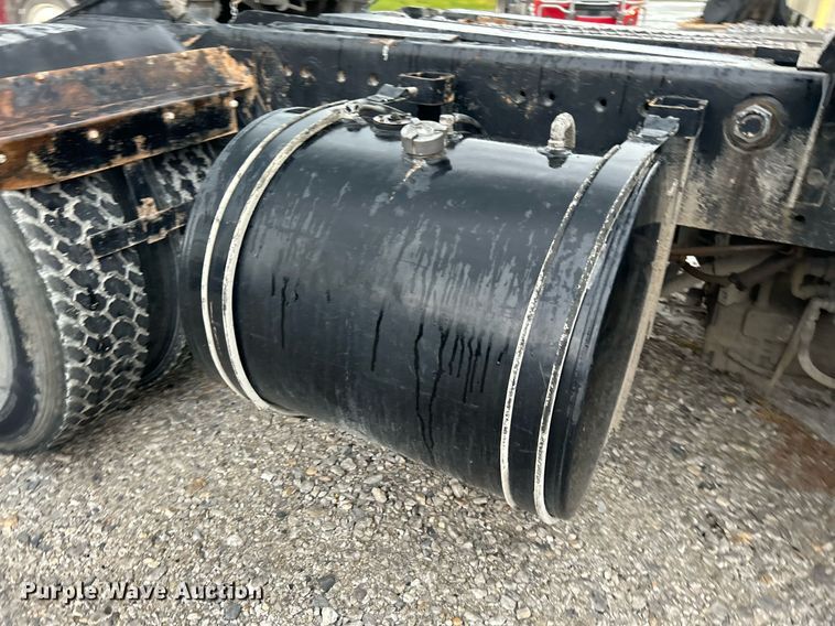 image for item DI7878 2011 Cargotec 4x2  yard truck