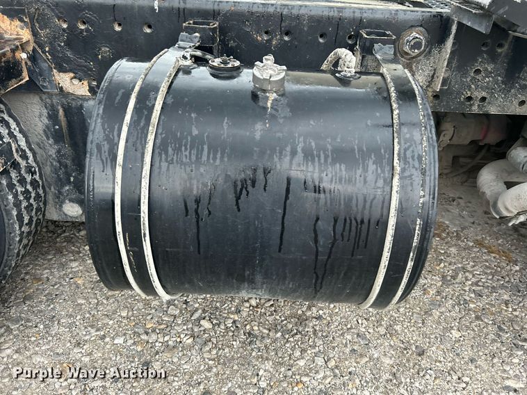 image for item DI7878 2011 Cargotec 4x2  yard truck