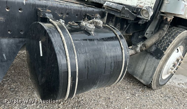 image for item DI7878 2011 Cargotec 4x2  yard truck