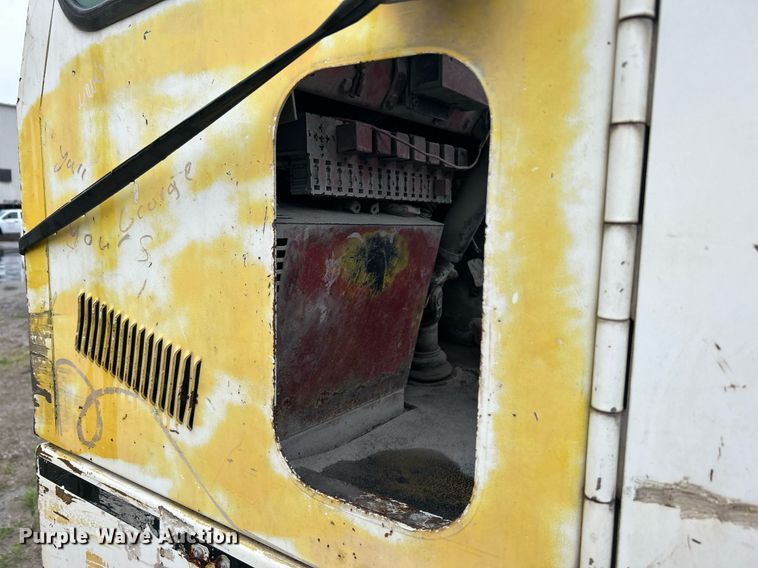 image for item DI7879 Ottawa 30  yard truck