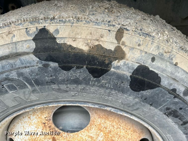 image for item DI7879 Ottawa 30  yard truck