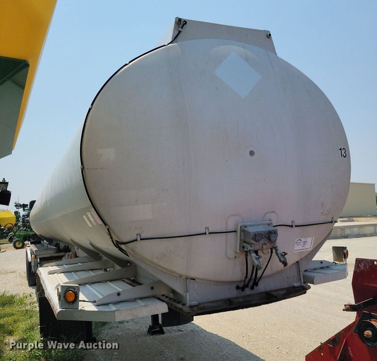 image for item DN4004 1985 Custom Trailers  tank trailer