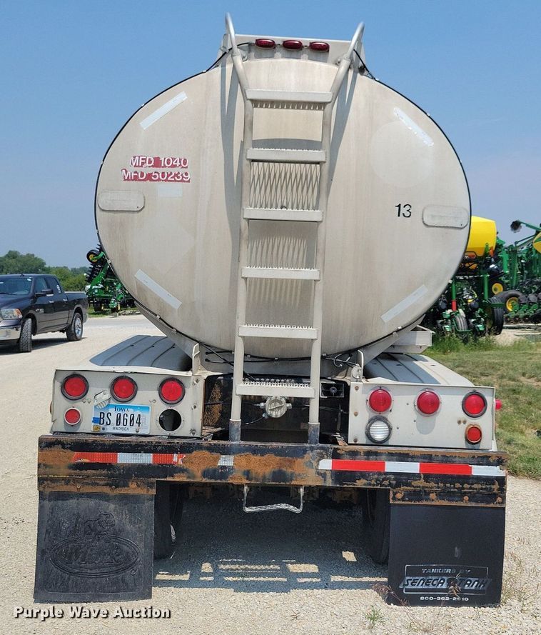 image for item DN4004 1985 Custom Trailers  tank trailer