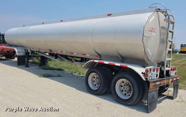 image for item DN4004 1985 Custom Trailers  tank trailer