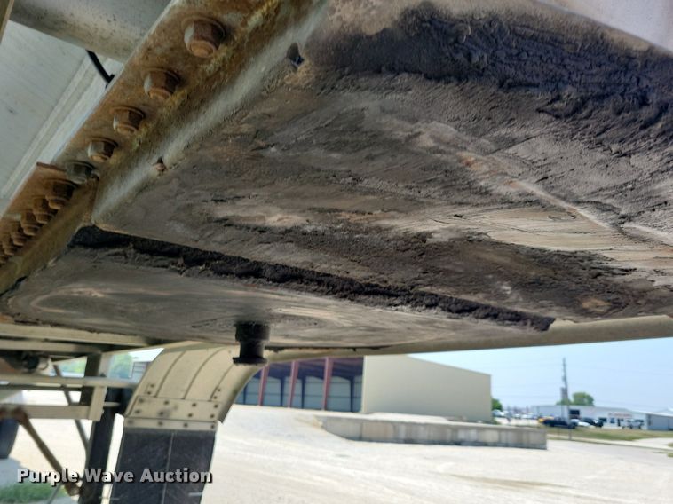 image for item DN4004 1985 Custom Trailers  tank trailer