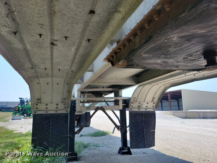 image for item DN4004 1985 Custom Trailers  tank trailer