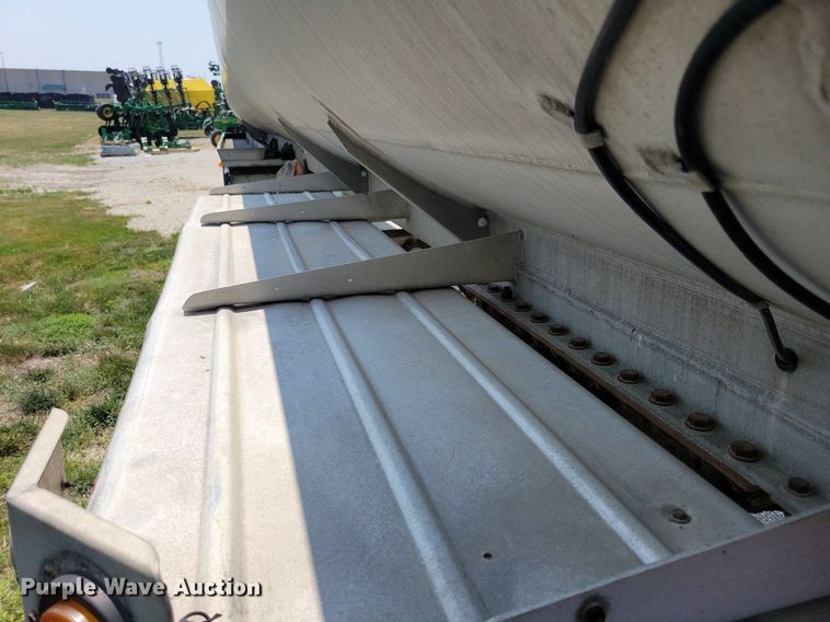 image for item DN4004 1985 Custom Trailers  tank trailer