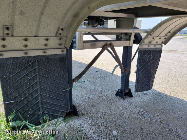 image for item DN4004 1985 Custom Trailers  tank trailer