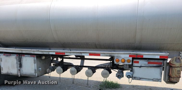 image for item DN4004 1985 Custom Trailers  tank trailer